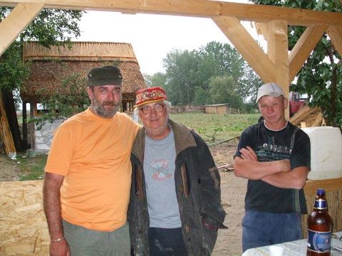 Un batran pensionar din Bistrita, care, impreuna cu alti doi, &quot;bat&quot; Canalul Tataru de 30 de ani !