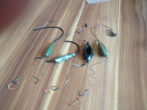 IMG_2227_800x600.jpg (61.38 KiB) Vizualizat de 4197 ori plus inca 4 monturi de crap bonus <br />pret tot pachetul 50 ron